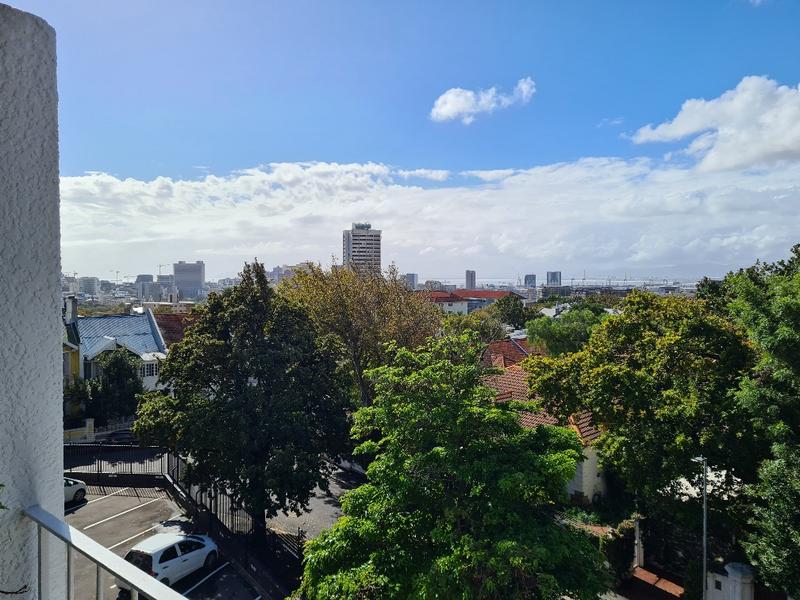 2 Bedroom Property for Sale in Oranjezicht Western Cape